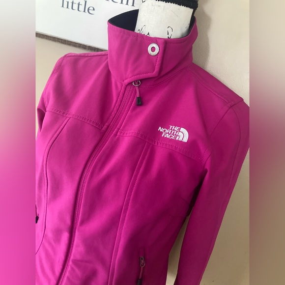 The North Face womens size S coat bright vibrant pink - Picture 2 of 9